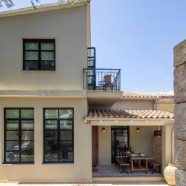 Petra House - Renovated Stone Villa with Courtyard