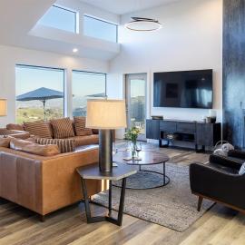 Hilltop House with Panoramic Views