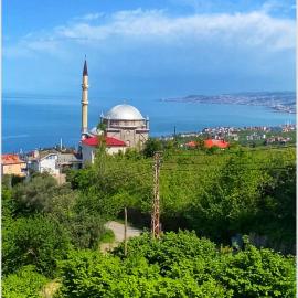 Denizin ve doğanın birleştiği yerde mükemmel bir tatil için mükemmel bir villa 9 yataklı- 4 yatak odalı-3 banyolu-4 klimalı, hotel ad Akçaabat