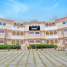 Townhouse Oak Kumbhalgarh Forest View Formerly Kumbhal Castle: Kumbhalgarh şehrinde bir otel