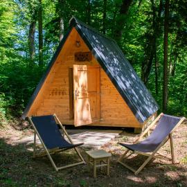 Glamping Zeleni raj Vače, khách sạn ở Vače