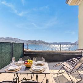 Rooftop - AC, Lake View with Terrace - Happy Rentals