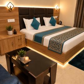 Vrindavan Palace - walking Distance To Ram Mandir, Hotel in Ayodhya