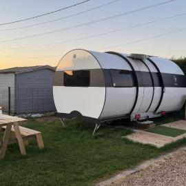 Caravane 4 personnes chauffée, hotel em Soulaires
