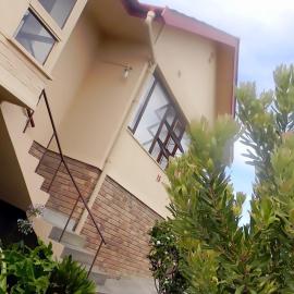 Zamar Guest House, hotel em Caledon