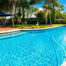 Tranquil Studio Retreat with Pool and Garden in eThekwini