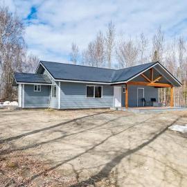 Bring Your Snow Machine - Minutes from Big Lake