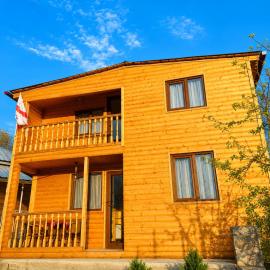 Zghapari Wooden Mountain Lodge, hotel em Aspindza