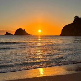 Hahei Solstice - ocean views, hotel in Hahei