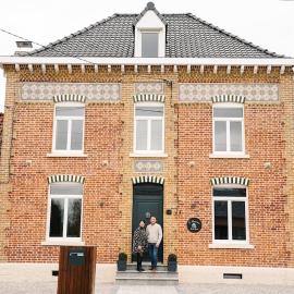 Gîte cocooning 12 pers Bien-être et massages, hotell i Lestrem