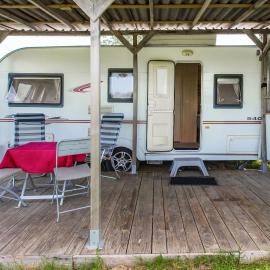 Caravane sur camping de Bramefort, хотел в Champsac