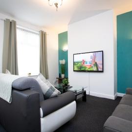 Spacious 2BR in Chadderton Near Manchester