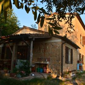 Mazzavecchia - Stone Farmhouse, Wild Tuscany, hotel Soranóban
