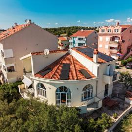 Anić House