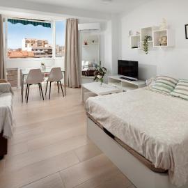 Sol y breeze, hotel in Torre del Mar