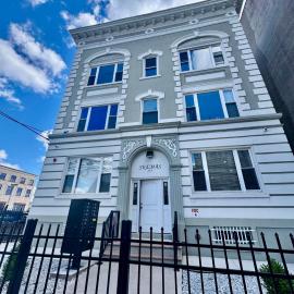 Grand Superior 1BR Penthouse near Newark Airport، فندق في نيوآرك