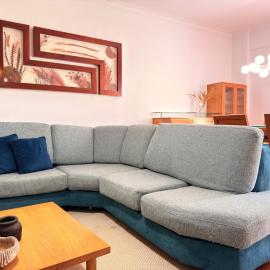 Lisbon Explorers Spacious Flat - 4 min to Metro, 20 min to Center, Hotel in Amadora