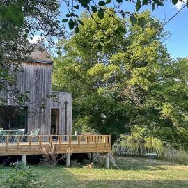 Architect-Designed House By The Indre, hotel i Montbazon