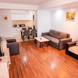 Summerland Lake View Apartament