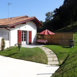 Gite Karrikartea, Hotel in Saint-Pée-sur-Nivelle