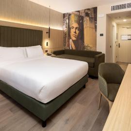 Holiday Inn Naples by IHG, hotel u Napulju
