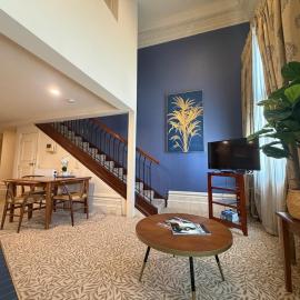 Iconic OGB 1-Bed Apartment -Gym, Pool and Carpark
