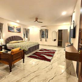 Newly Launched Servostay Luxe Botique Hotel Near Miyapur Metro, hotel in Lingampalli