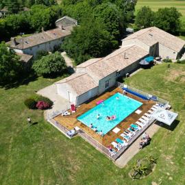 Grand gîte au calme avec piscine chauffée, hôtel à Saint-Vincent-la-Châtre