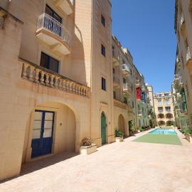 Cosy 2BR Apartment in Gozo with Pool Access & Balcony - Close to Gozo Ferry