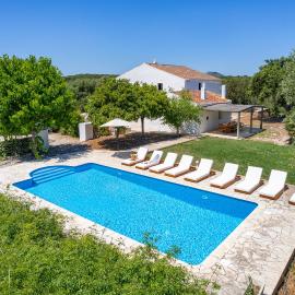 Finca Biniatzau by 3VILLAS, hotel v destinácii Alaior