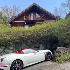 湖畔の森 ウッドペッカー AWA Resort, ξενοδοχείο σε Ito