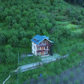 Sukun Hostel, hotel in Sainj