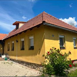 BLTN House, hotel in Balatonalmádi