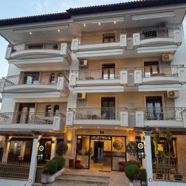 Kappa Rooms & Apartments by BookVillaEU, hotel in Nea Kallikrateia