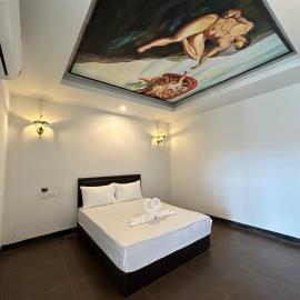 โรงแรมทูมอร์โรว์แลนด์ อมตะนคร, hotel in Ban Khlong Phan Thong