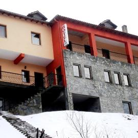 Eleni's Guesthouse, hotell Pisoderis