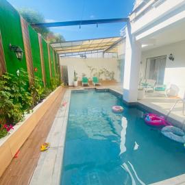 Villa haut-standing avec piscine à Hammamet, Hotel in Yasmine