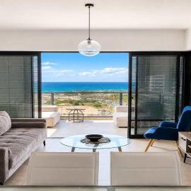 Elegant Tower Apt l Sea View & Parking l Mamad