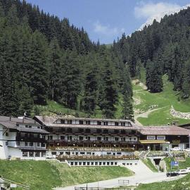 Sport Hotel Pampeago, hotel Teseróban
