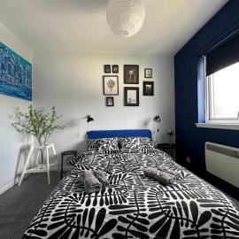 Cozy Two-Bedrooms apartment Clydebank, Glasgow edge