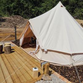 Olive Ranch luxury bell tent glamping By Air Premier, hotel in Alfriston