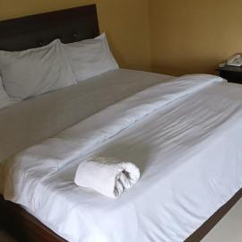 Kofoworola Hotels, hótel í Ijebu Ode