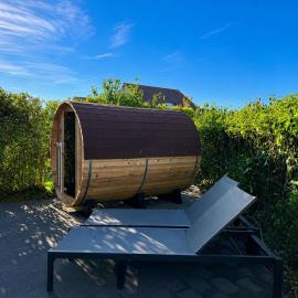 Zen aan Zee jacuzzi & sauna no 33, מלון בברסקנס