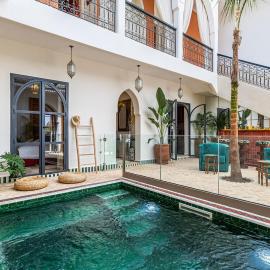 Riad Dar Izza - 4 suite with breakfast, hotel em Douar Soukkane