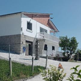 Apartamentos Santillán, hotel v destinácii San Vicente de la Barquera