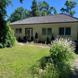 Einfamilienhaus mit Garten, hotel Falkenseeben