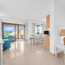 Lussuosa Dimora vista Mare con piscina e spiaggia