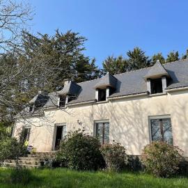 Maison familiale entre Finistère et Morbihan, готель у місті Кемперле
