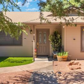 3BR Cozy Retreat Firepit Hot Tub BBQ & Patio