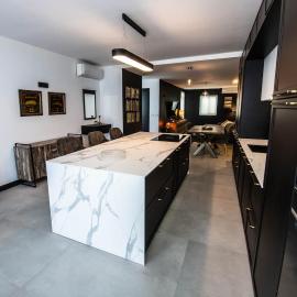 Jaysky penthouse on Etna Street